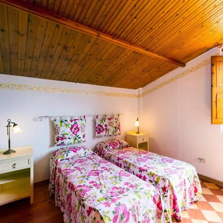 Villa Enticing In With Shared Swimming Pool *